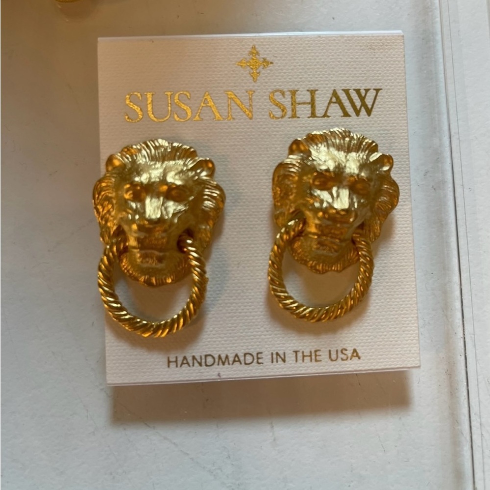 Susan Shaw Gold Lion Head Earrings